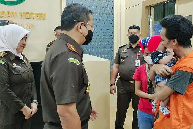 Tidak Jadi Dituntut, Salman Berjanji Sayang pada Anak Istri