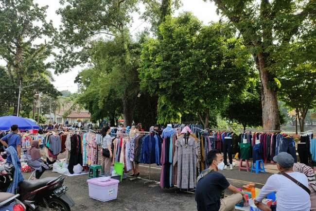 Minggu Ketiga, Kambang Iwak Dipenuhi Stand Baju Buat Lebaran