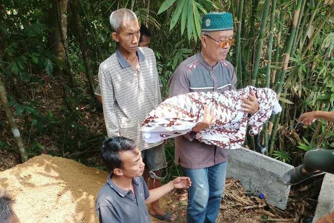 3 Bocah Tenggelam di Kolam Renang Dimakamkan di Lokasi Berbeda