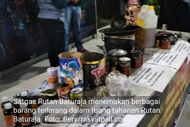 Razia Rutan Baturaja, Petugas Temukan Obat Hingga Gunting