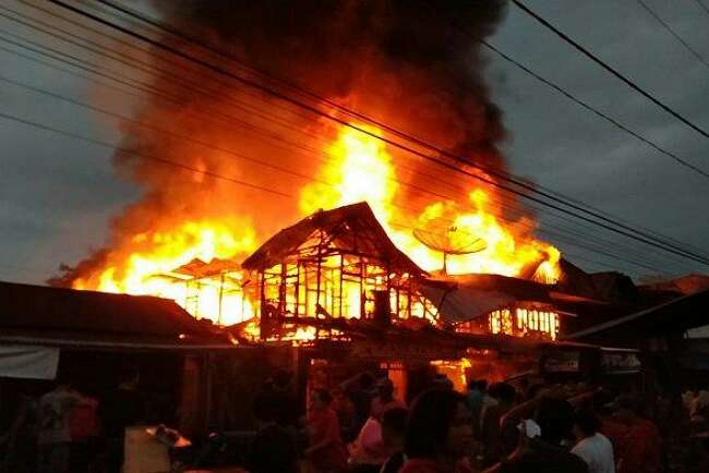 Jelang Buka Puasa, 9 Rumah Ludes Terbakar di Pendopo