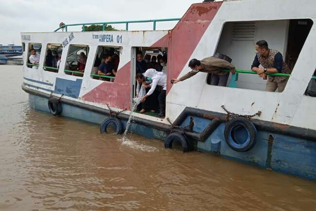 Tebar Benih Ikan, Finda Berharap Bisa Menjadi Aspirasi Kepada Komunitas Serta Yang Lainnya