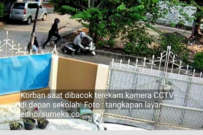 Antar Cucu, di Depan Sekolah Dibacok Orang Pakai Celurit