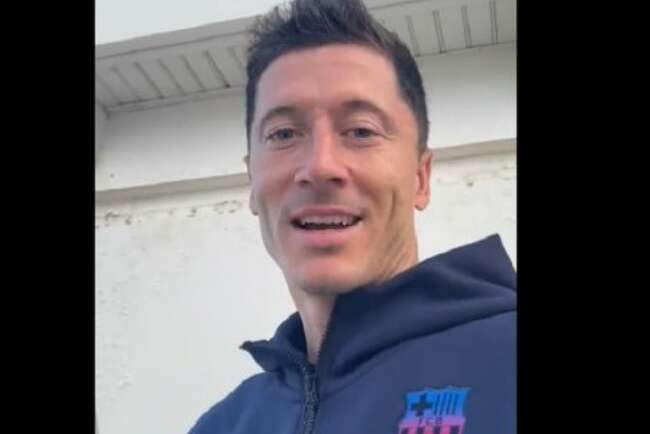 Resmi, Robert Lewandowski Akhirnya Dikenalkan Barcelona