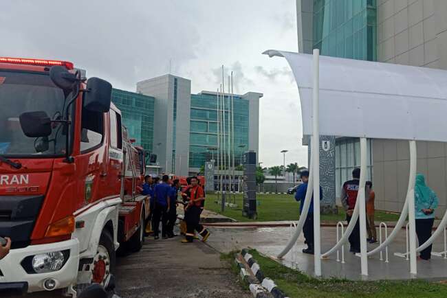 Gudang di Kantor Rektorat Politeknik Pariwisata Terbakar