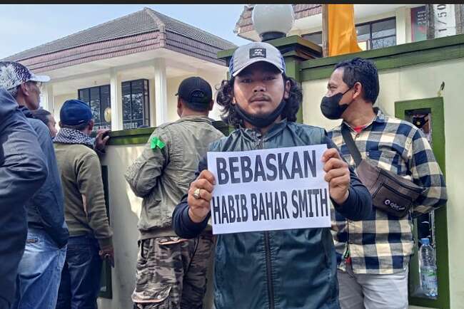 Habib Bahar Langsung Bebas Usai Divonis 6 Bulan Kasus Hoaks KM 50 Laskar FPI