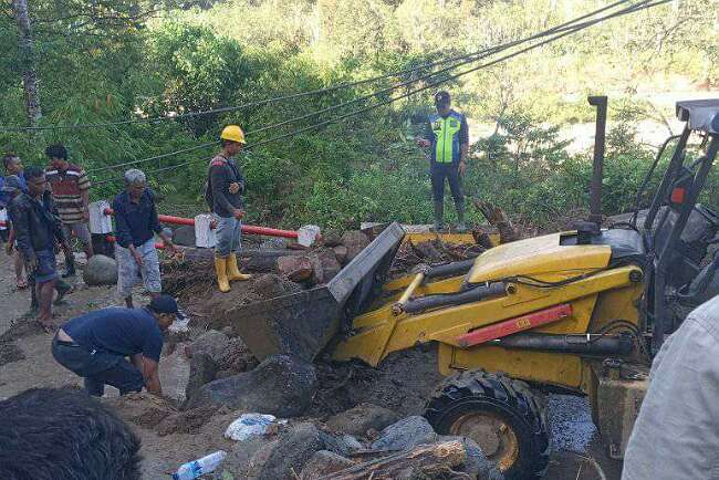 Longsor di Tanjung Sakti Diduga Memakan Korban Jiwa