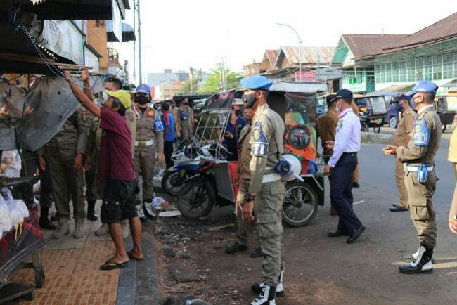 Pol PP Diberi Batas Waktu Pedagang Pasar Tebing Tinggi Bongkar Sendiri Lapak