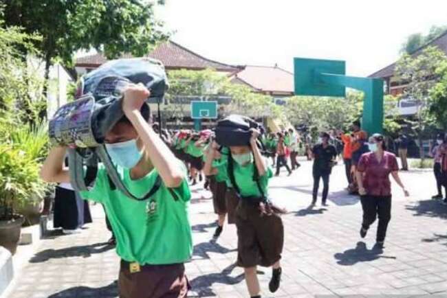 Gempa Bikin Panik Pelajar SMPN 3 Kuta Selatan