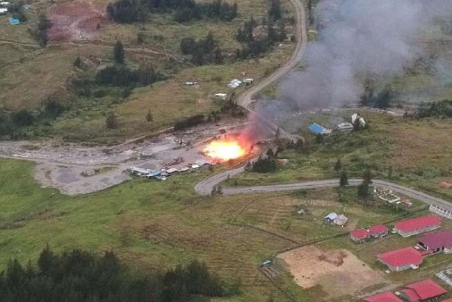 Beringas, Teroris KKB Bakar Bangunan PT MTT