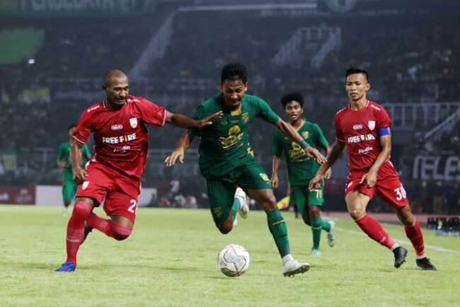 Samsul Arif Cetak Brace, Persis Solo Taklukkan Persebaya