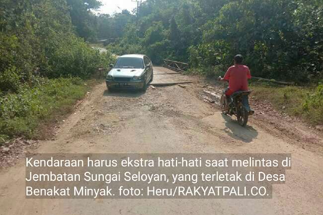 Jembatan Sungai Seloyan Butuh Perhatian Segera