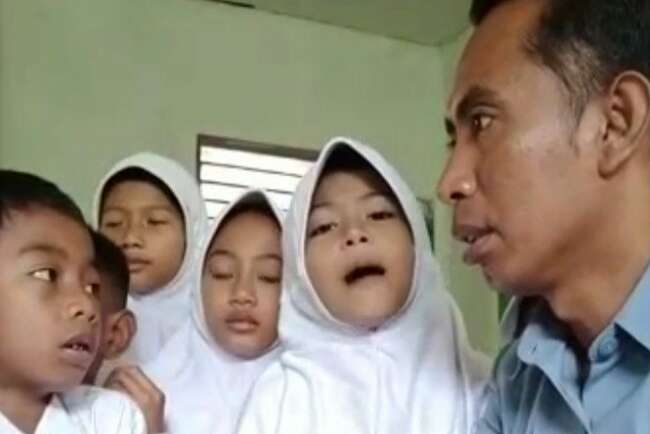 Video Viral Pak Guru Ribut Ternyata di Potong, Ini Klarifikasinya….