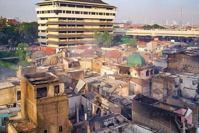 Subhanallah! 400 Bangunan Pasar Gembong Ludes Kecuali Masjid Kubah Hijau