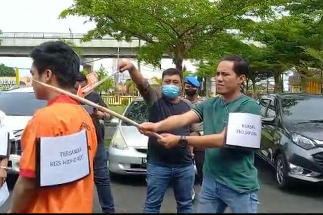 Pembunuhan di Lr Garuda 2 Palembang Direkonstruksi