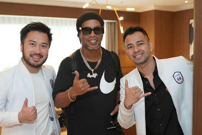 Raffi Ahmad Boyong Semua Pemain RANS FC demi Bertemu Ronaldinho