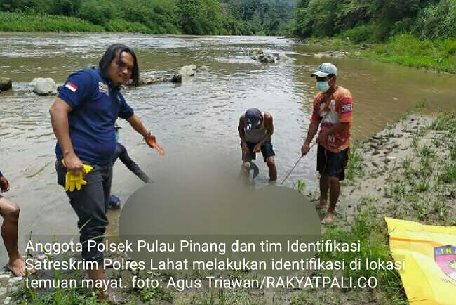 Mayat Mengambang di Sungai Lematang, Masih Mengenakan Jaket Hitam Kaos Putih