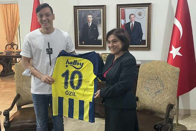 Mesut Ozil Ingin Kunjungi Masjid Istiqlal