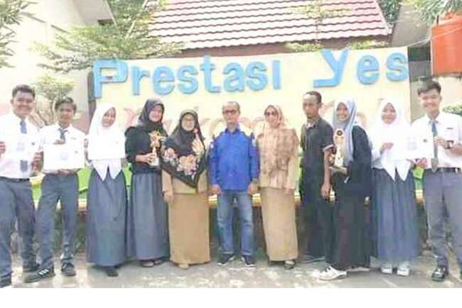 Sukses Ya, SMAN 8 Juara II Tari Komando dan Akustik