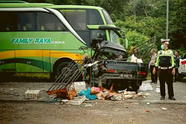 Laka Maut Saat Arus Mudik, Bus Family Raya Ceria Vs Pick Up, 4 Tewas