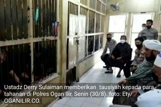 Ustadz Derry Sulaiman Ajak Tahanan Polres Ogan Ilir Ingat Kematian