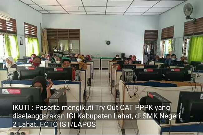 Ratusan Guru Honorer Ikuti Try Out CAT PPPK