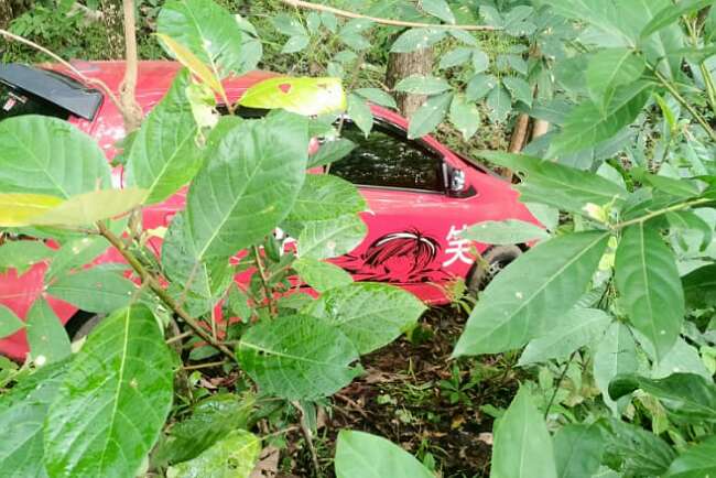 Lahat Heboh! Mobil Tak Bertuan di Kebun Warga, Ternyata…