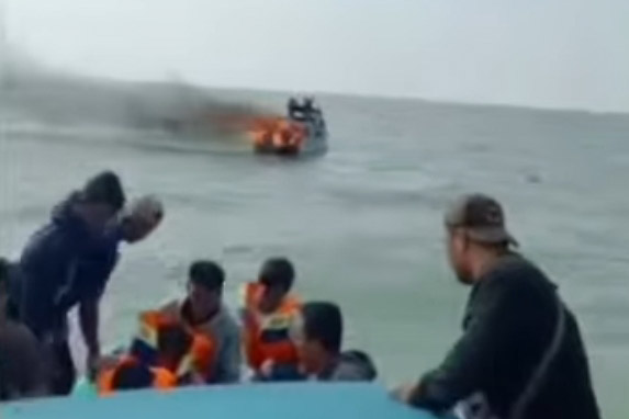 Spead Boat Terbakar di Perairan Lepas Pelayaran Bangka Selatan-Tulung Selapan, Kasat Polair : 19 Penumpang Sel