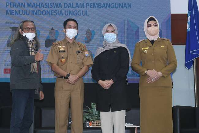 Isi Kuliah Umum, Dewa berbagi ilmu dan Nasihat dengan Mahasiswa UT