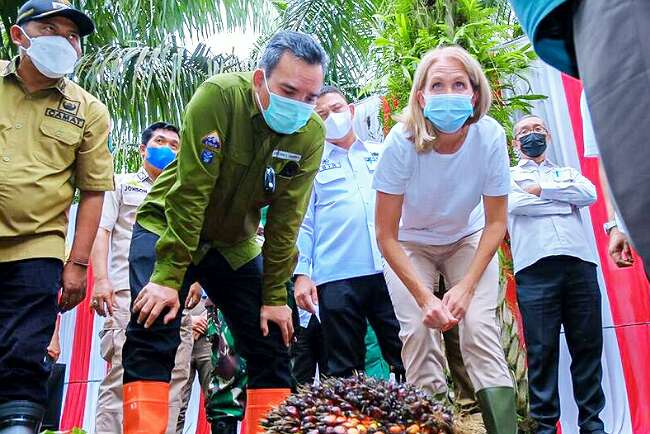 Diplomasi Kopi dan Mie Celor ala Beni Hernedi dengan Dubes Norwegia