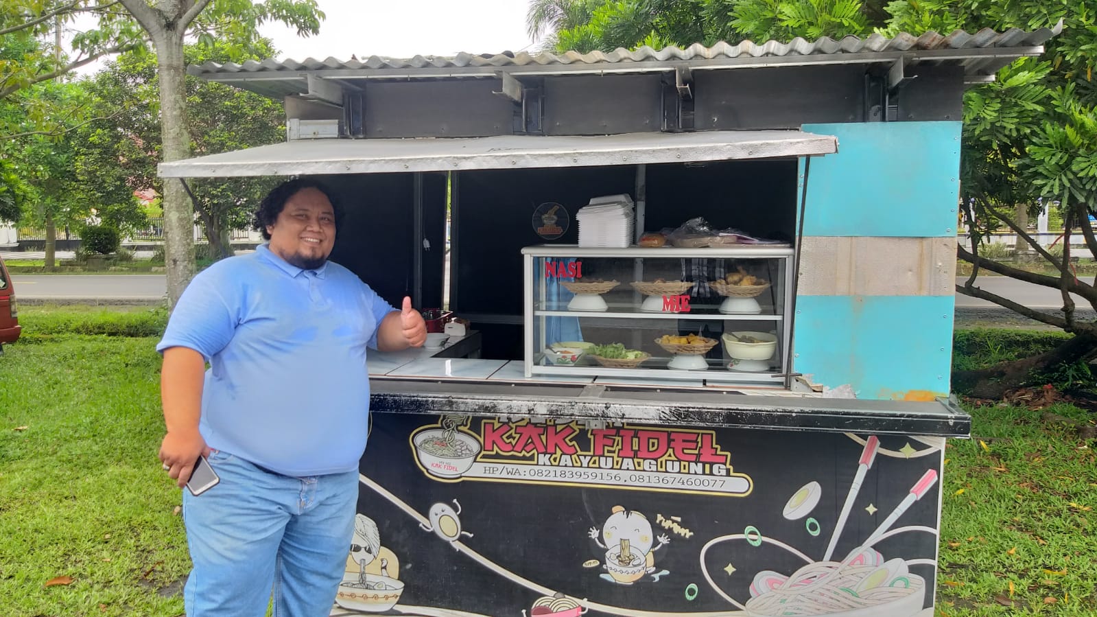 Penasaran Mau Coba Kuliner Baru di Lapangan Segitiga Emas Kayuagung? Ronal Buka Kedai Cek Bom Bom